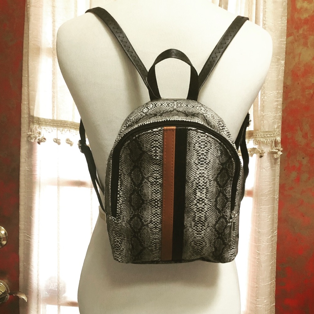 Mini Back Pack Snake Print Design - Picture 7 of 7